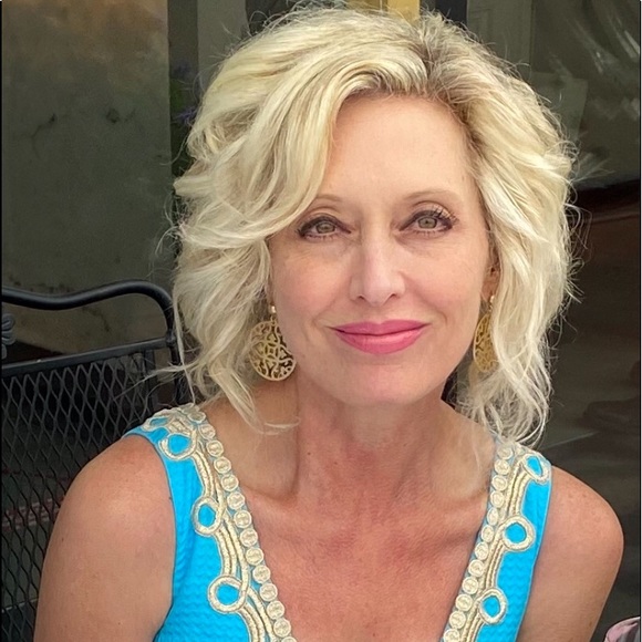 Meet your Posher, Roxane - Picture 1 of 4